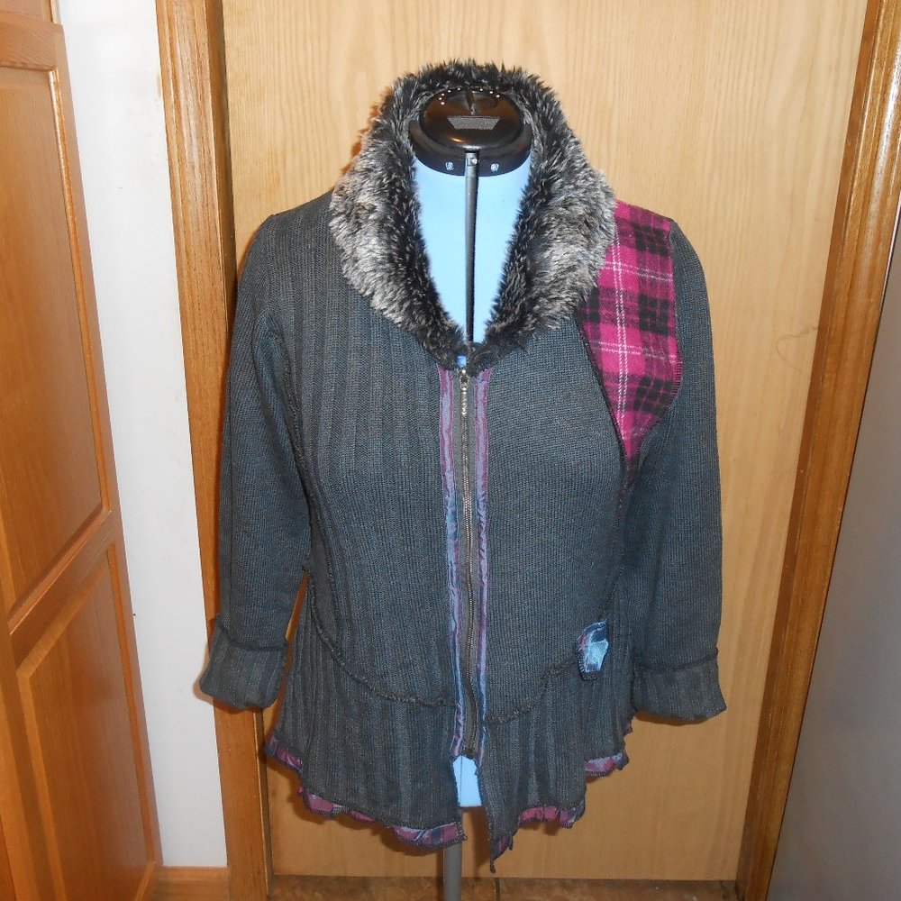 orly sweater xl black with faux fur color black and grey